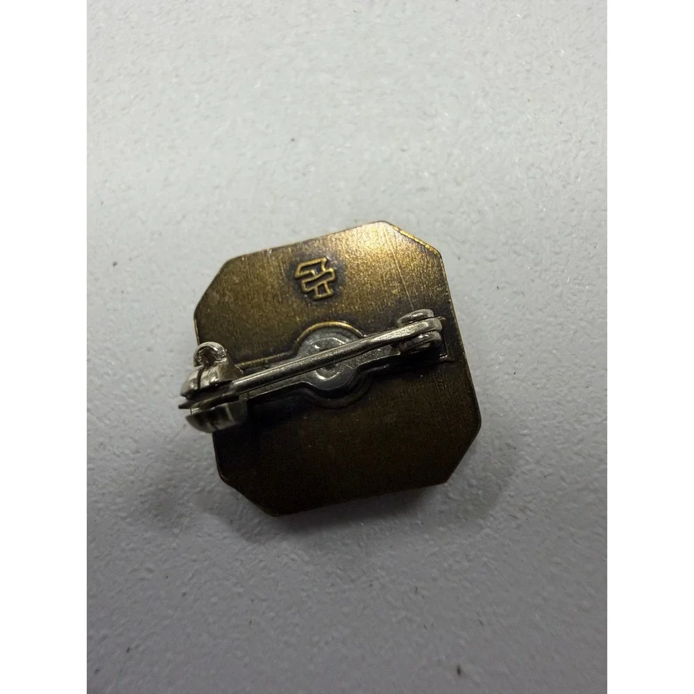Vintage 4-H First Place Award Pin Bronze Tone Clover Emblem Lapel Pin